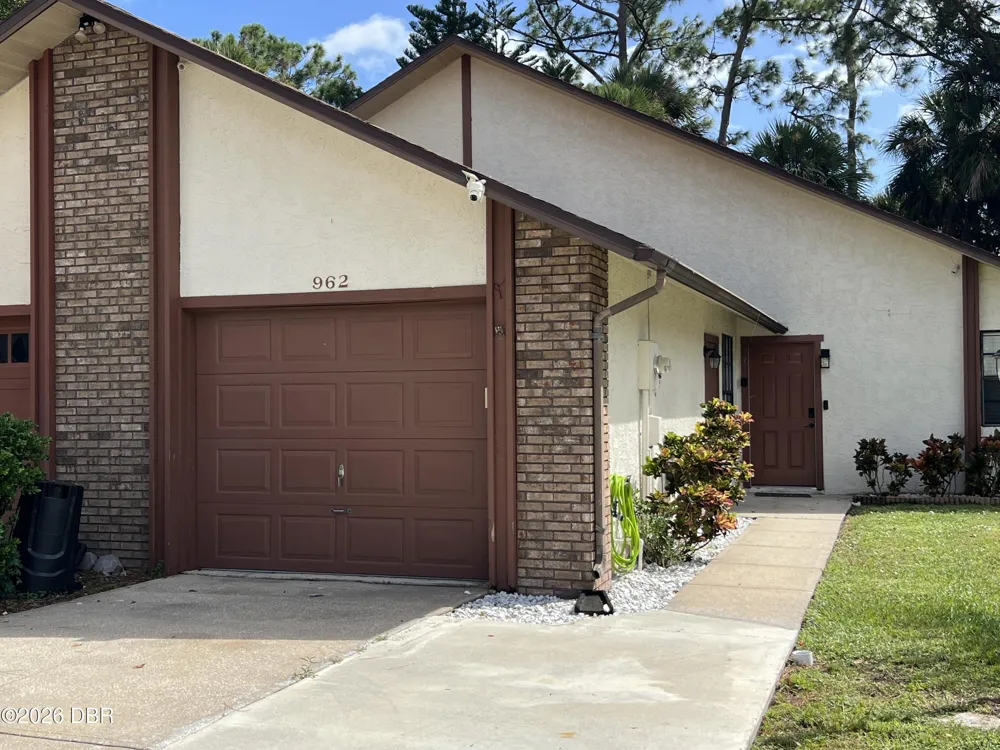 962 Stonybrook Circle Port Orange, FL 32127