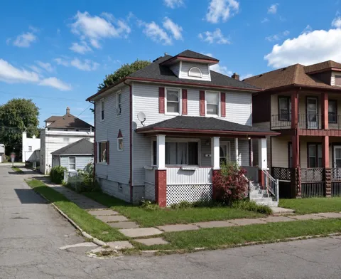 67 E Pleasant St