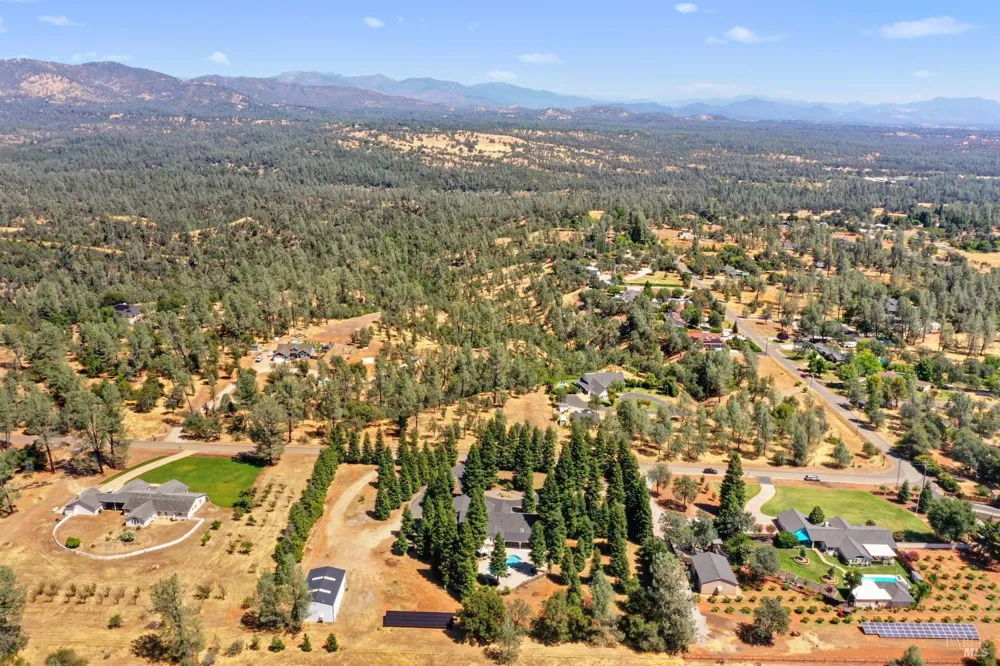 15947 Butterfield Lane Anderson, CA 96007