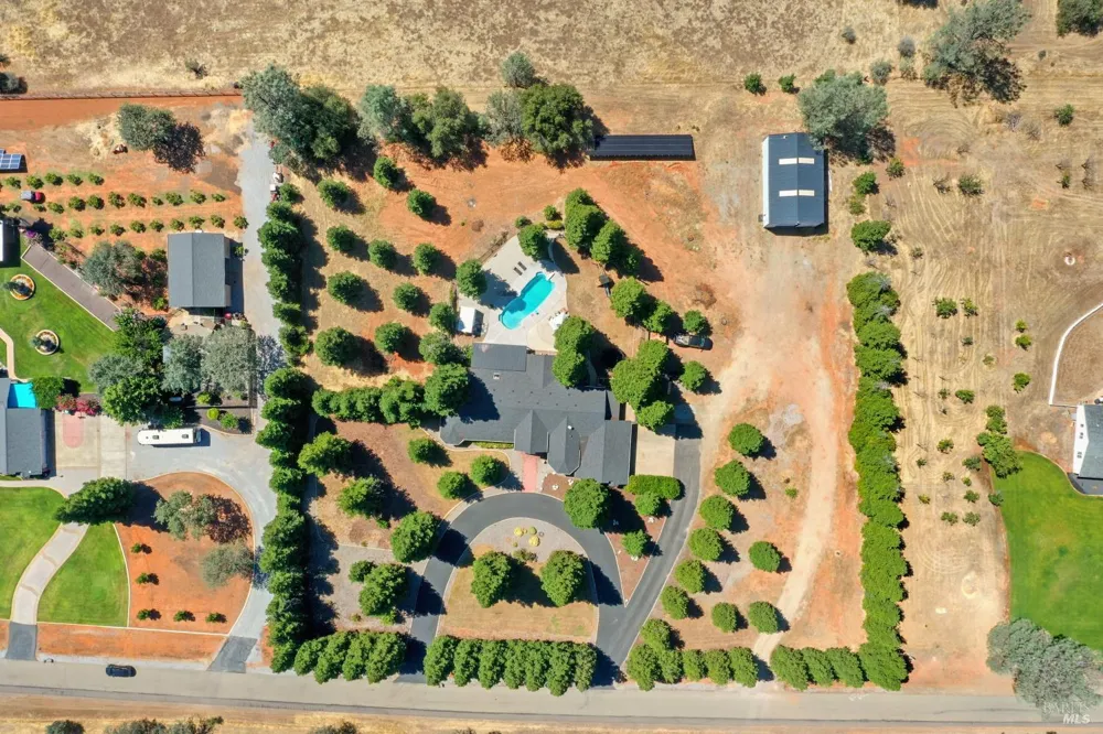 15947 Butterfield Lane Anderson, CA 96007