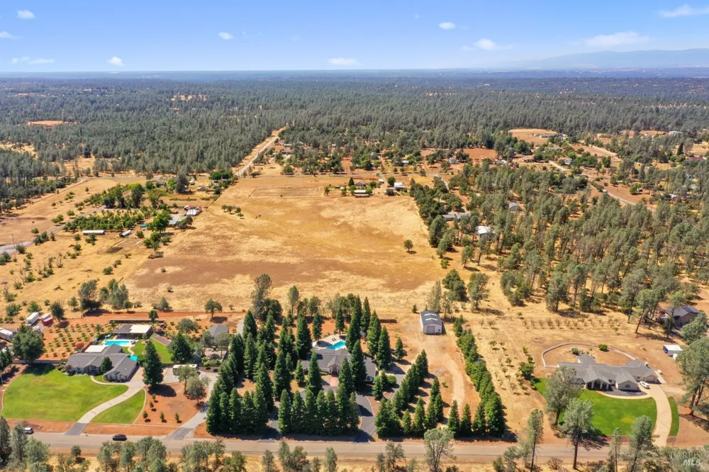15947 Butterfield Lane Anderson, CA 96007