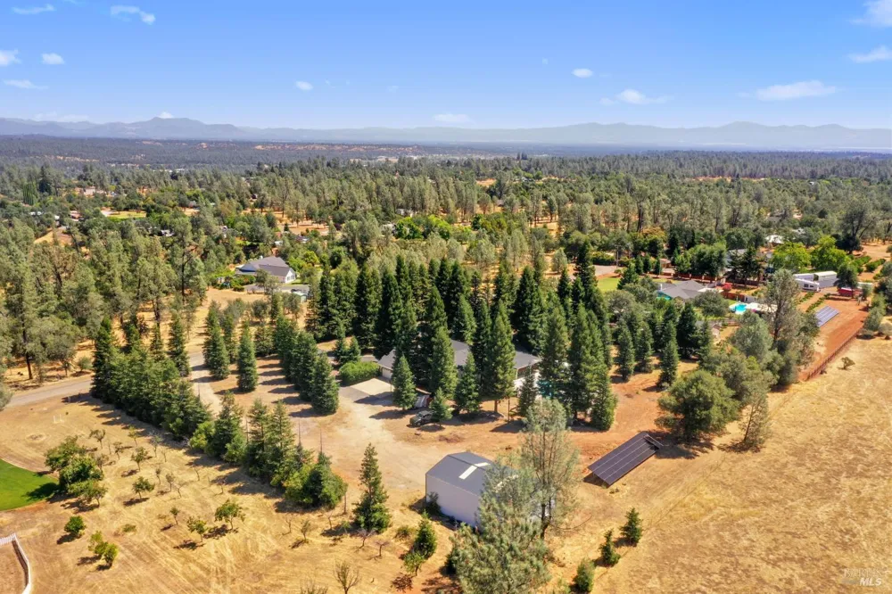15947 Butterfield Lane Anderson, CA 96007