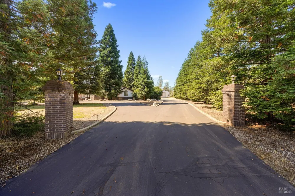 15947 Butterfield Lane Anderson, CA 96007