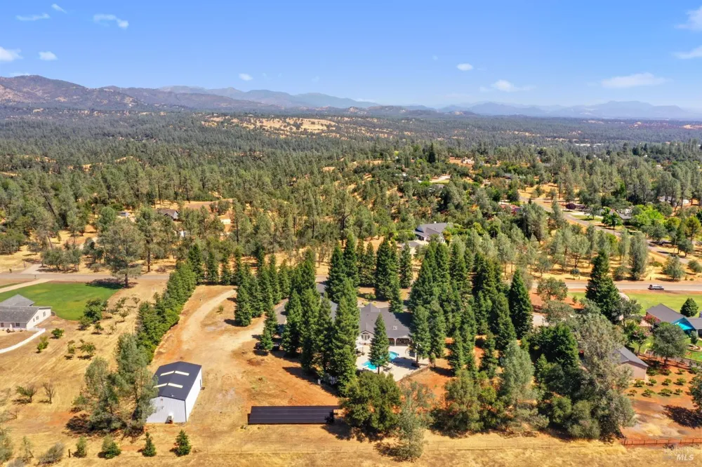 15947 Butterfield Lane Anderson, CA 96007