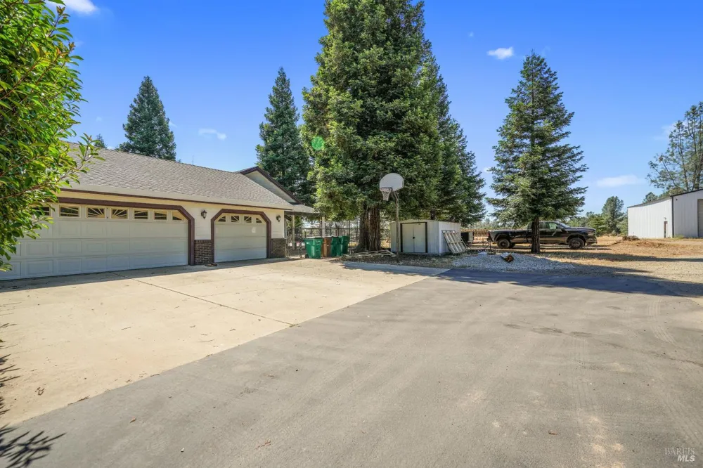 15947 Butterfield Lane Anderson, CA 96007