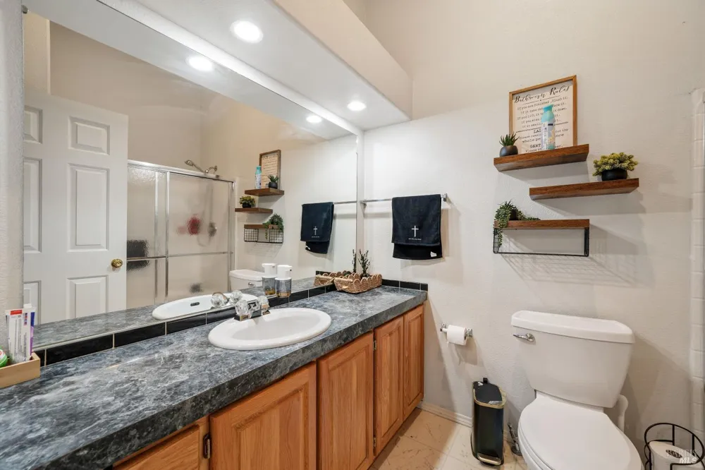 15947 Butterfield Lane Anderson, CA 96007