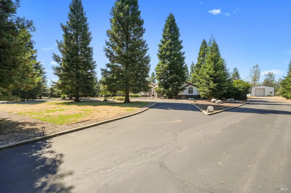 15947 Butterfield Lane Anderson, CA 96007