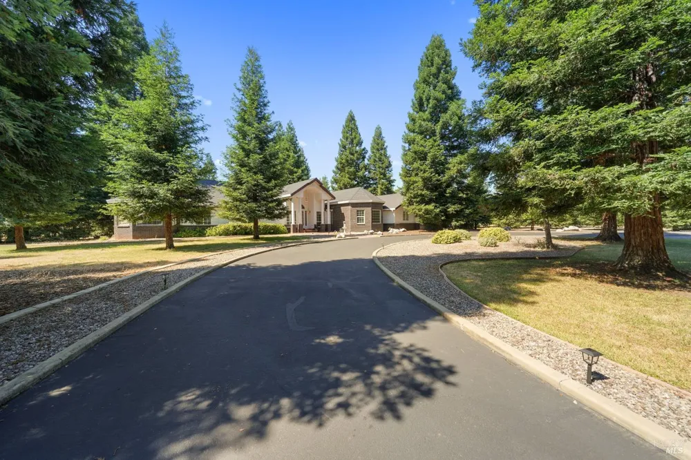 15947 Butterfield Lane Anderson, CA 96007