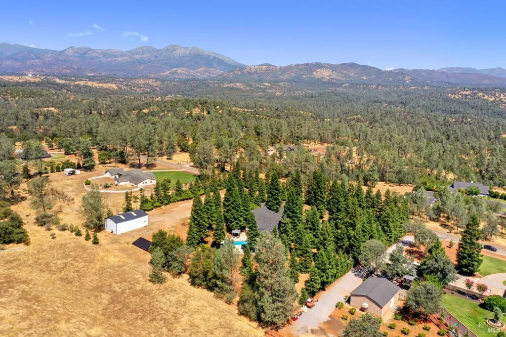 15947 Butterfield Lane Anderson, CA 96007