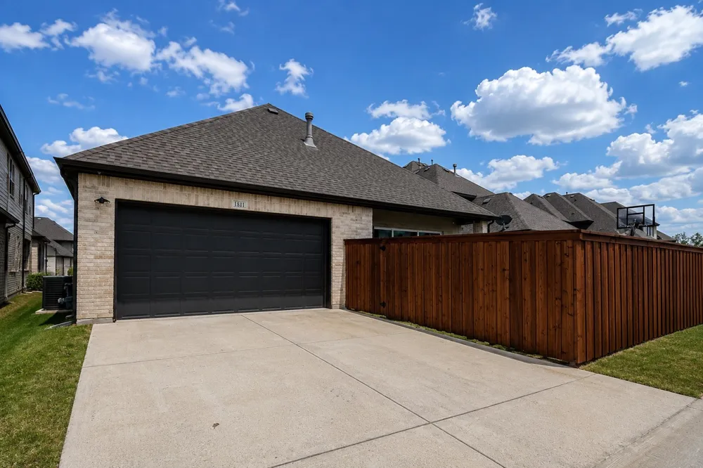 1811 Lande Street Farmers Branch, TX 75234