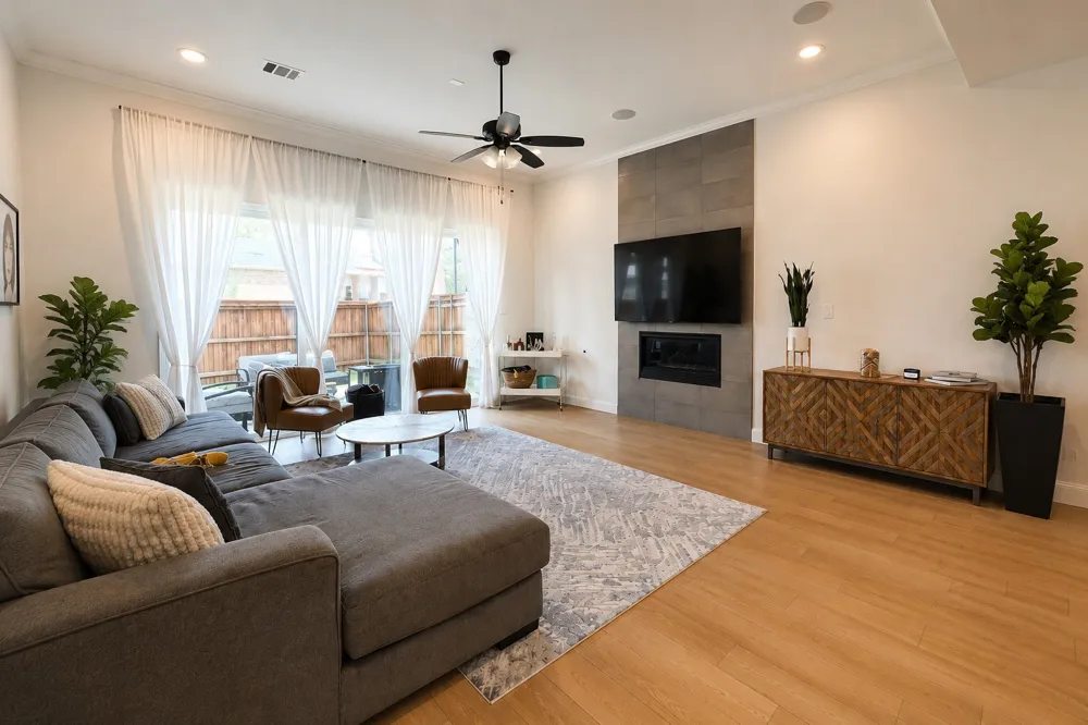 1811 Lande Street Farmers Branch, TX 75234