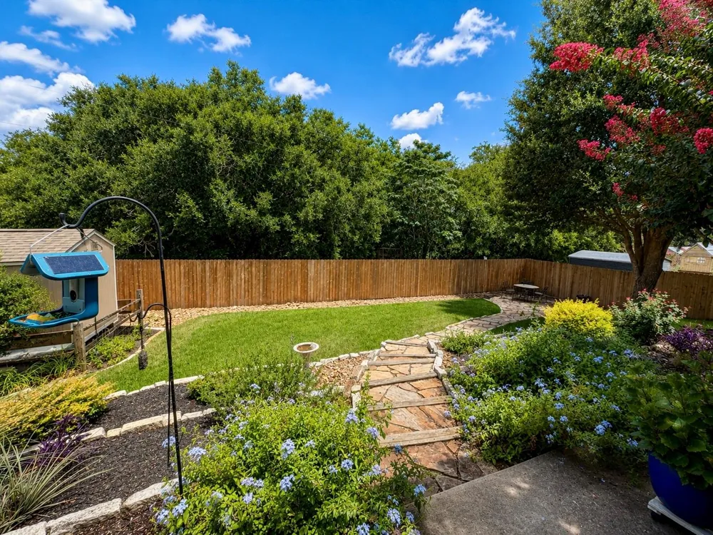2902 Twisted Oak Drive Brenham, TX 77833
