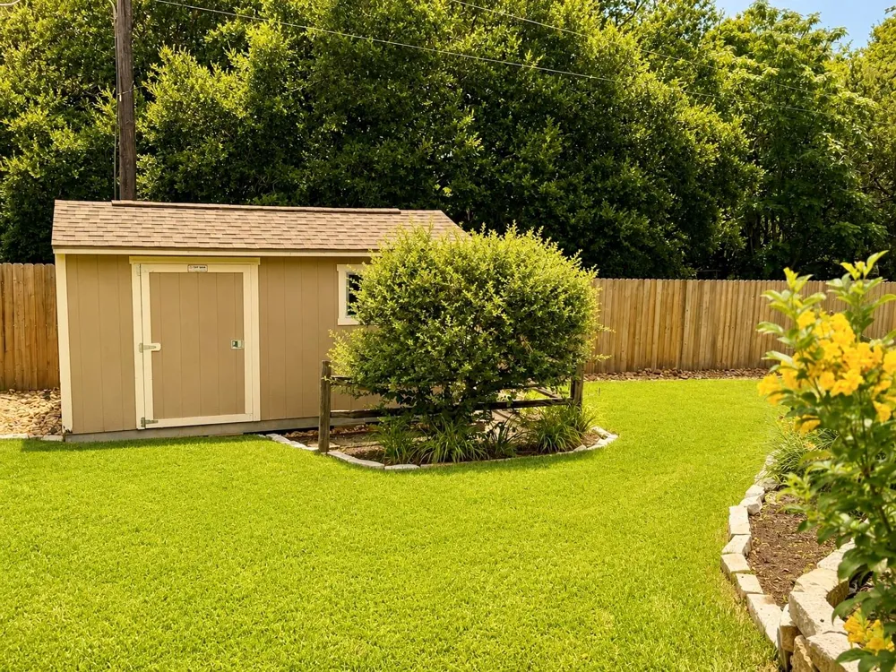 2902 Twisted Oak Drive Brenham, TX 77833