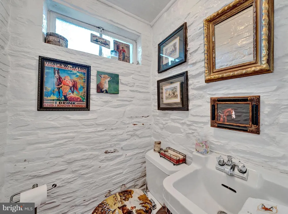 60 HUNTER ROAD Lambertville, NJ 08530