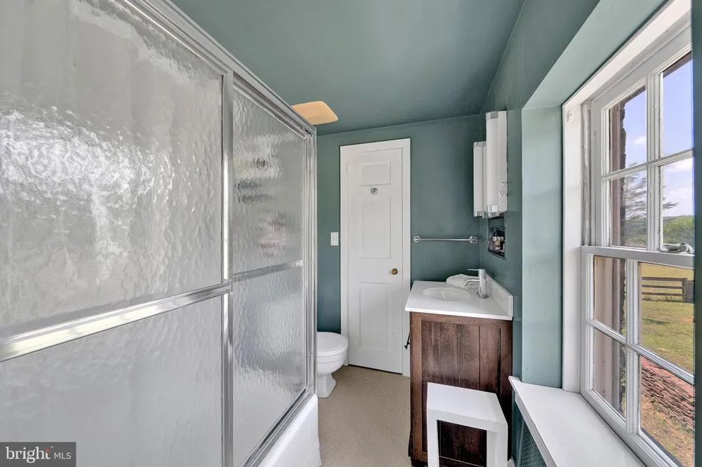 60 HUNTER ROAD Lambertville, NJ 08530