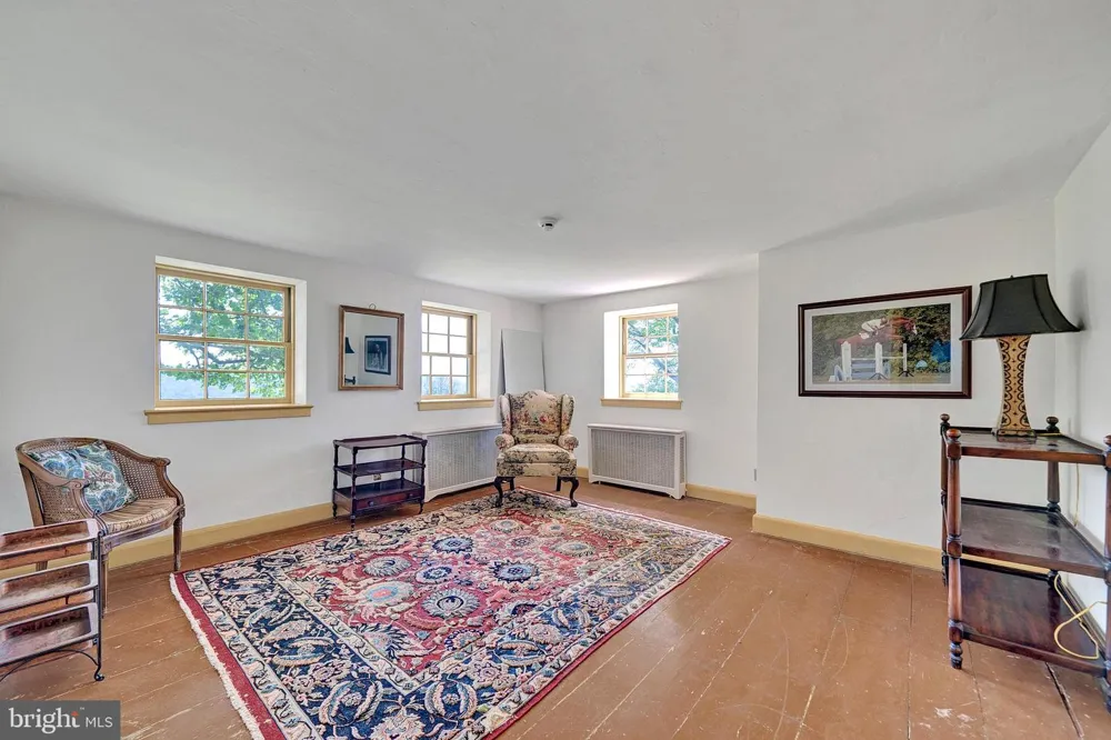 60 HUNTER ROAD Lambertville, NJ 08530