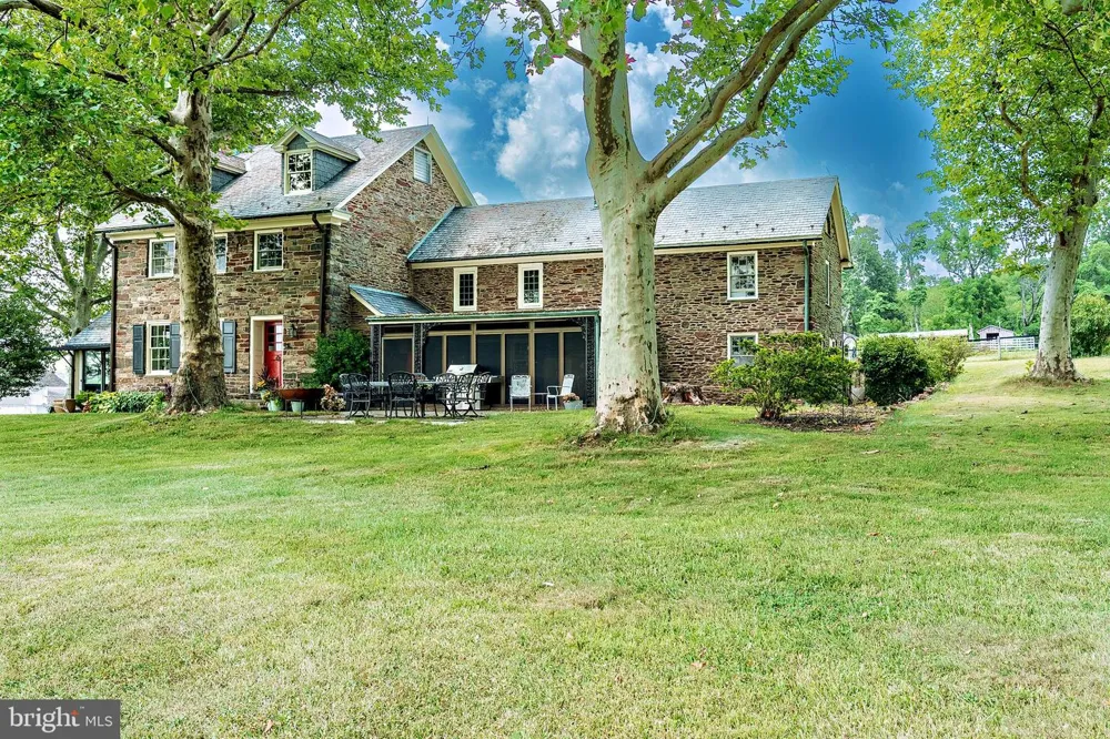 60 HUNTER ROAD Lambertville, NJ 08530