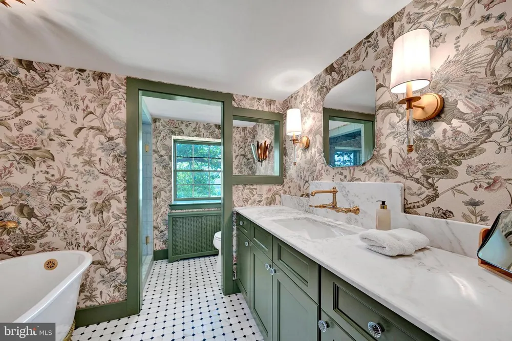 60 HUNTER ROAD Lambertville, NJ 08530