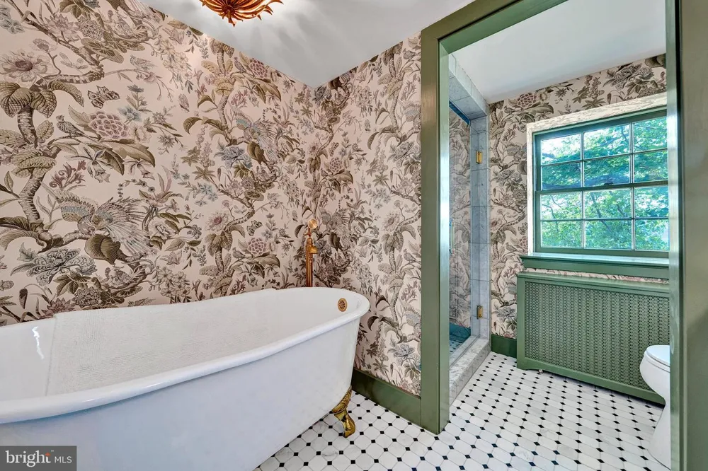 60 HUNTER ROAD Lambertville, NJ 08530
