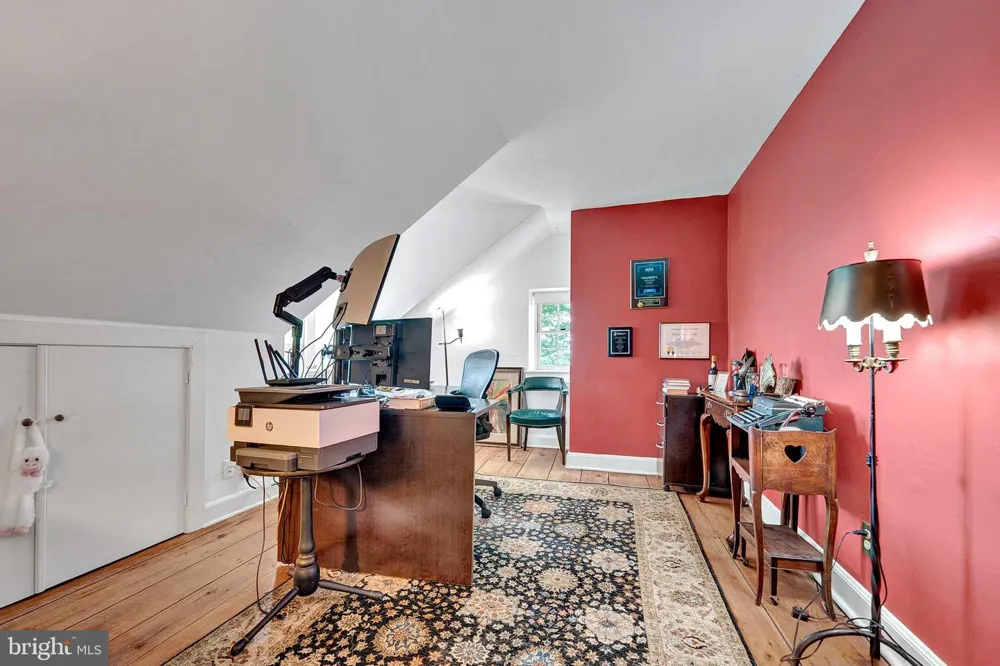 60 HUNTER ROAD Lambertville, NJ 08530