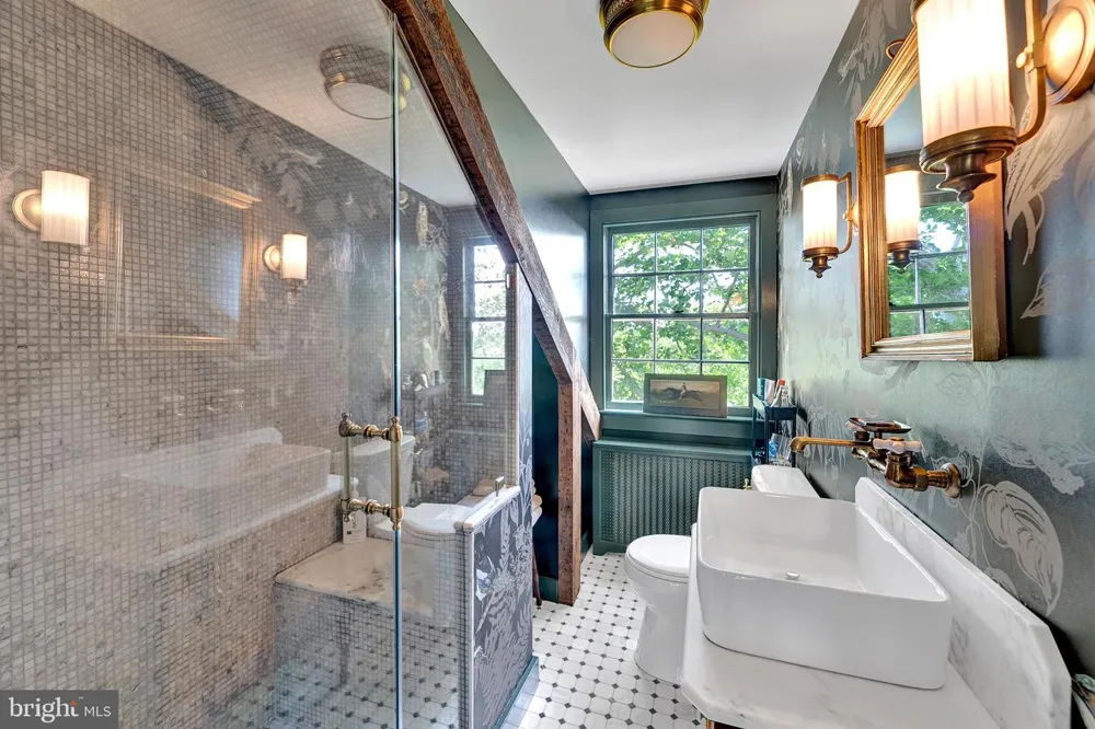 60 HUNTER ROAD Lambertville, NJ 08530