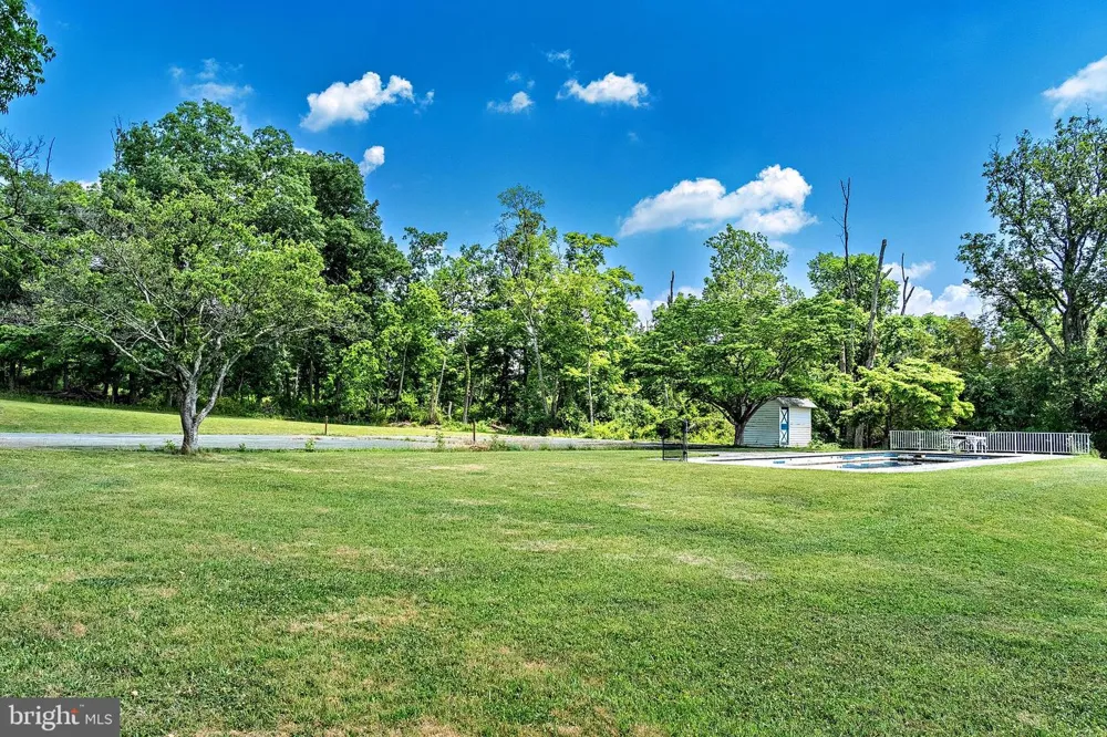 60 HUNTER ROAD Lambertville, NJ 08530