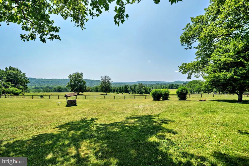 60 HUNTER ROAD Lambertville, NJ 08530