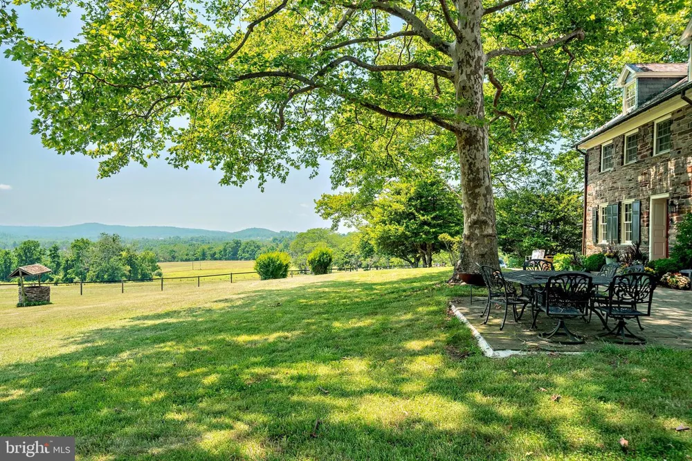 60 HUNTER ROAD Lambertville, NJ 08530