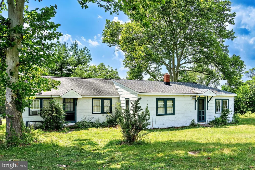 60 HUNTER ROAD Lambertville, NJ 08530