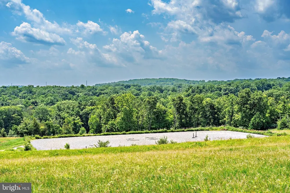 60 HUNTER ROAD Lambertville, NJ 08530