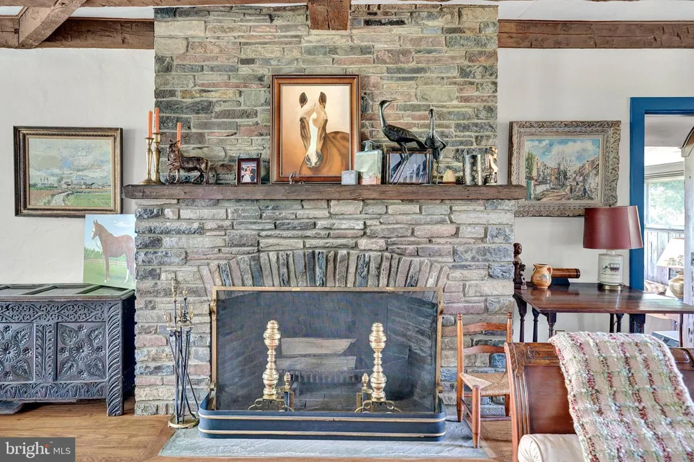 60 HUNTER ROAD Lambertville, NJ 08530