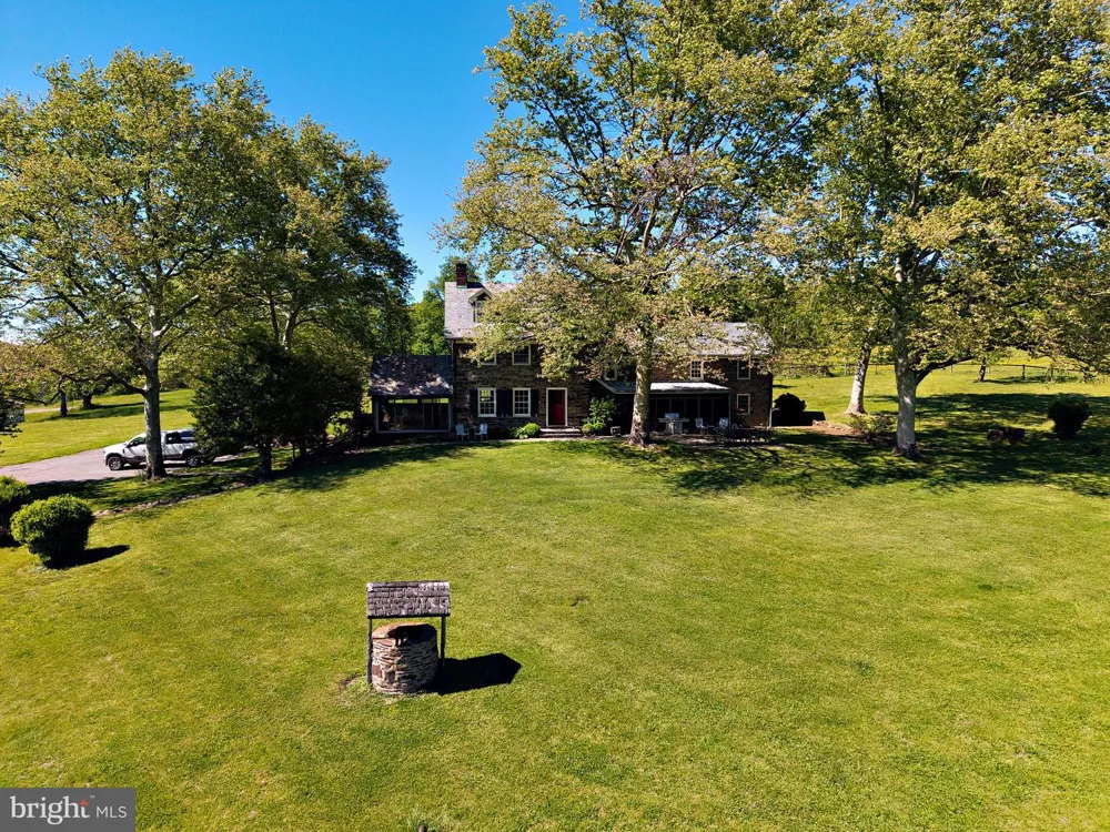 60 HUNTER ROAD Lambertville, NJ 08530