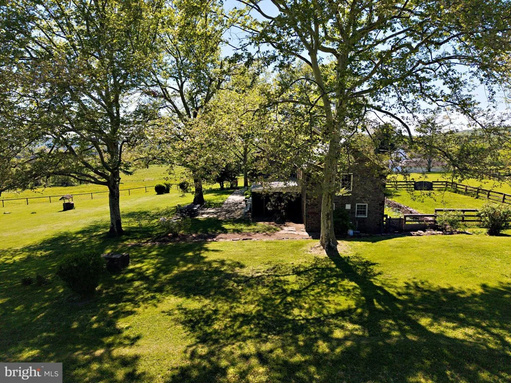 60 HUNTER ROAD Lambertville, NJ 08530