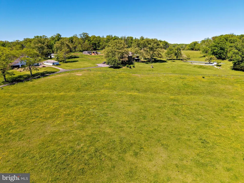 60 HUNTER ROAD Lambertville, NJ 08530