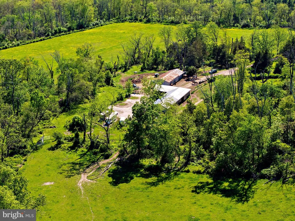 60 HUNTER ROAD Lambertville, NJ 08530