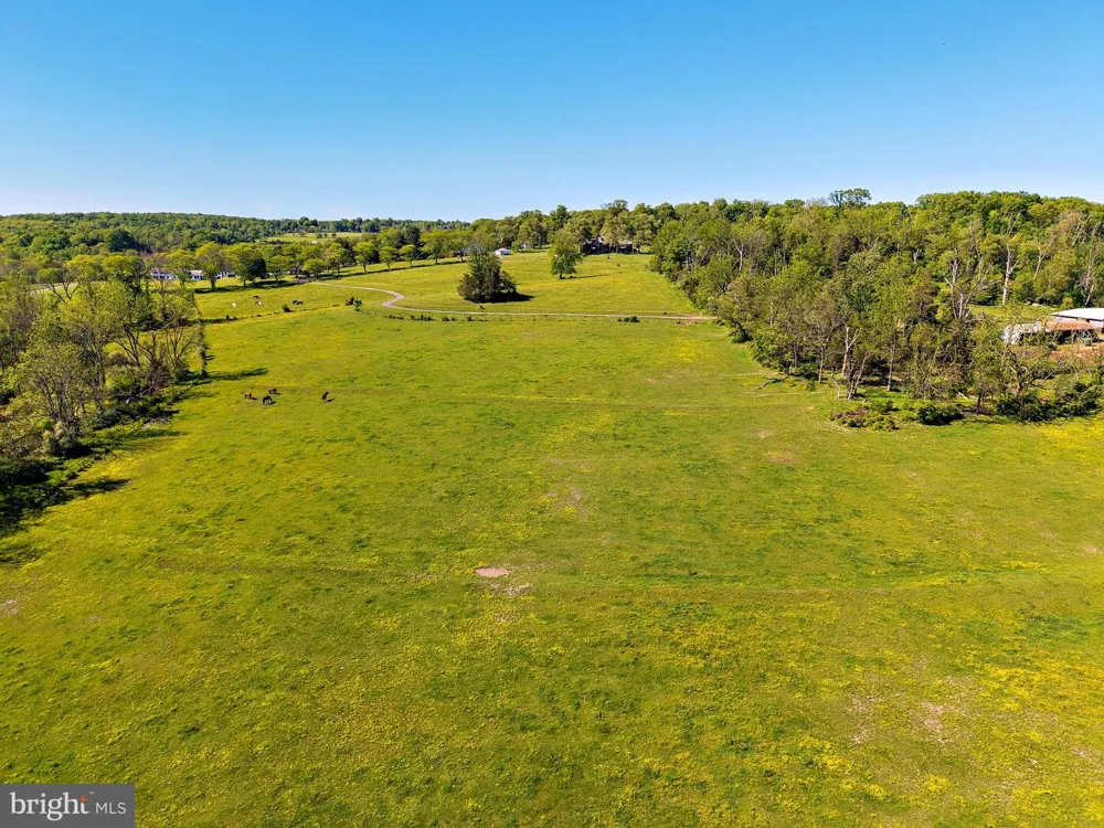 60 HUNTER ROAD Lambertville, NJ 08530