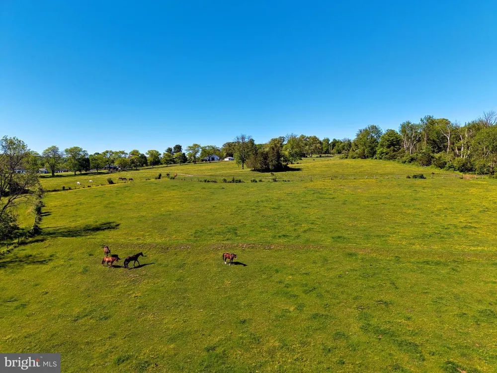 60 HUNTER ROAD Lambertville, NJ 08530