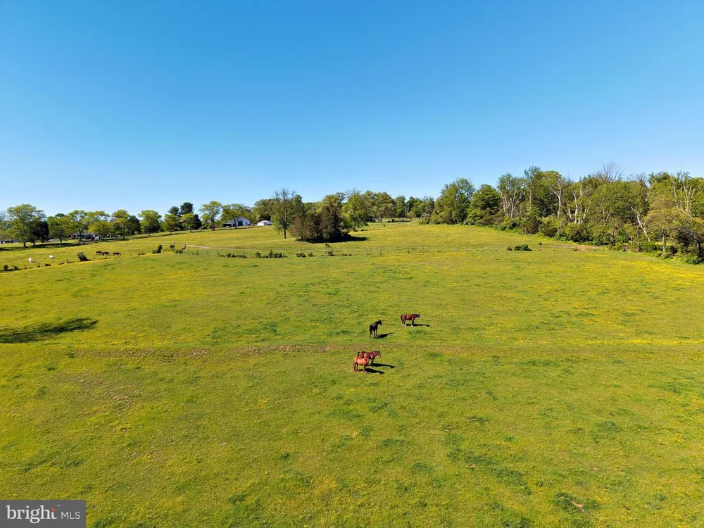 60 HUNTER ROAD Lambertville, NJ 08530