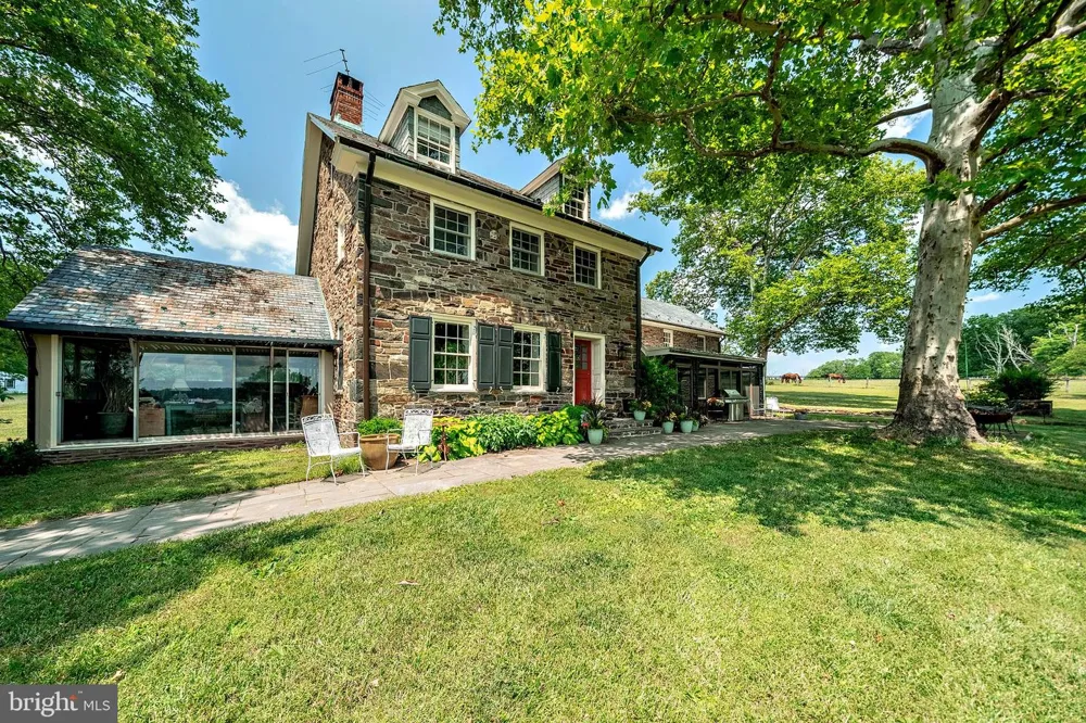 60 HUNTER ROAD Lambertville, NJ 08530