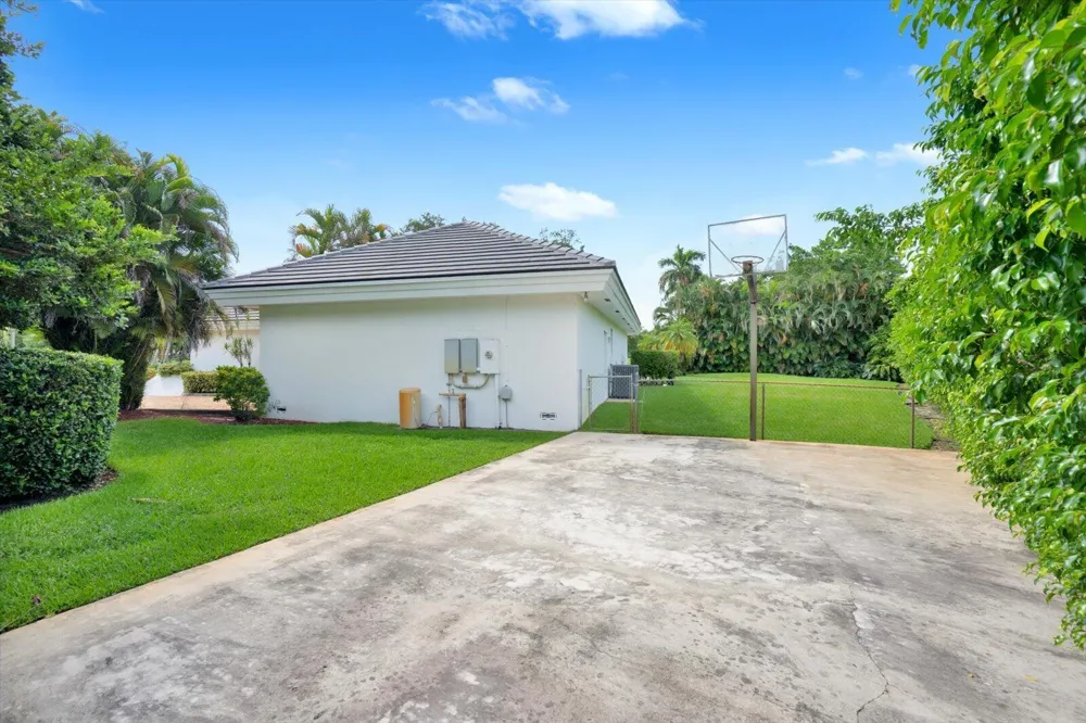 3500 45th Avenue Hollywood, FL 33021