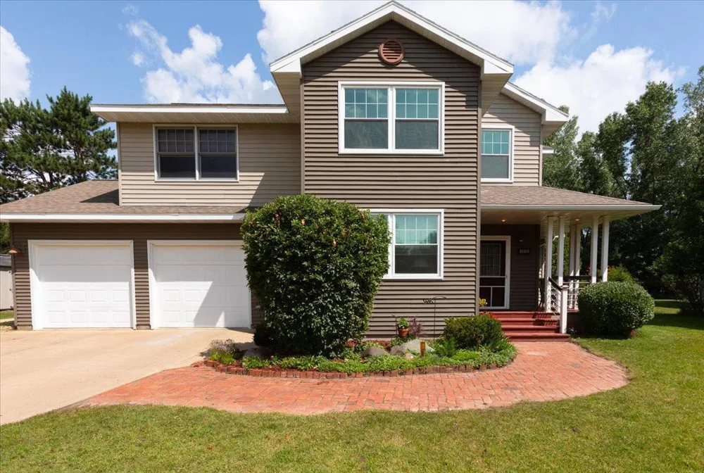 1015 Prairie Circle Menomonie, WI 54751