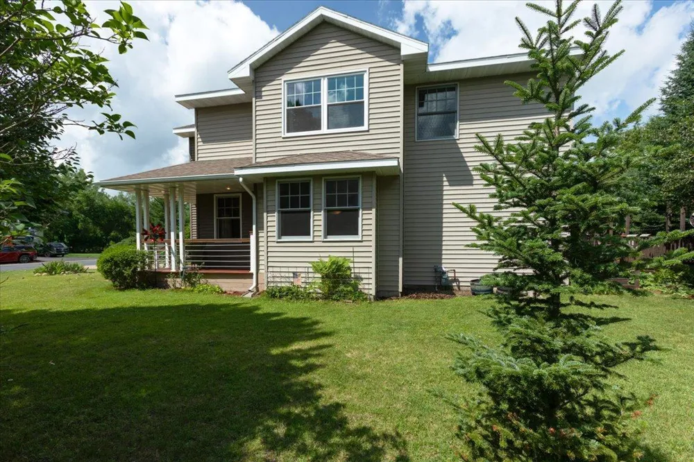 1015 Prairie Circle Menomonie, WI 54751