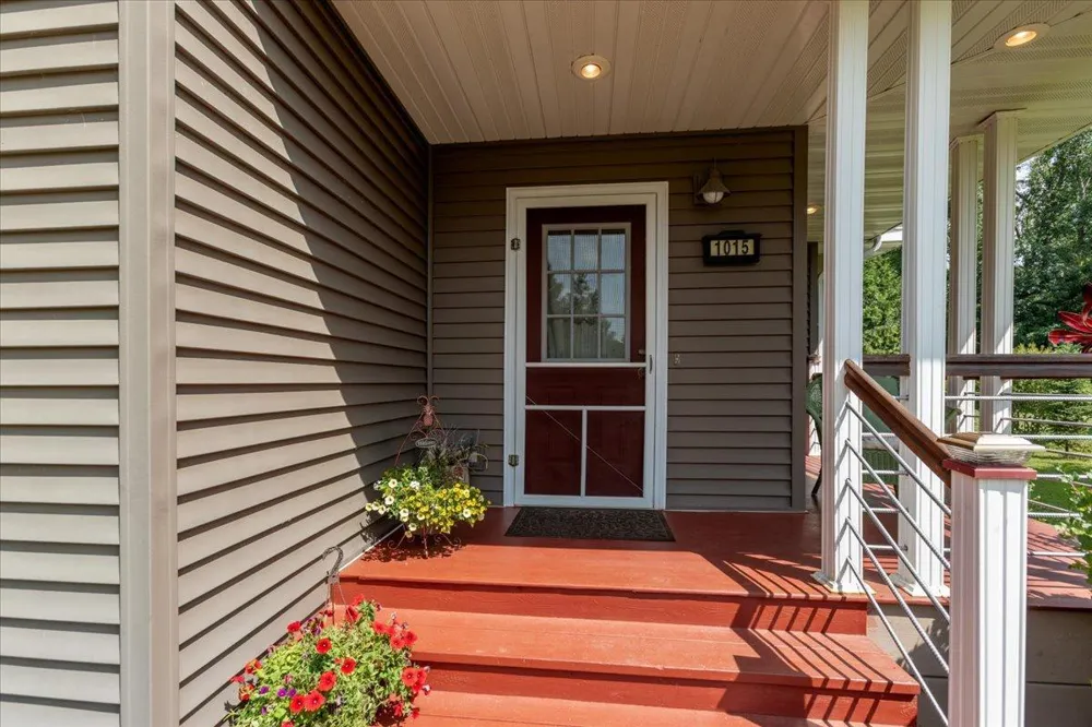 1015 Prairie Circle Menomonie, WI 54751