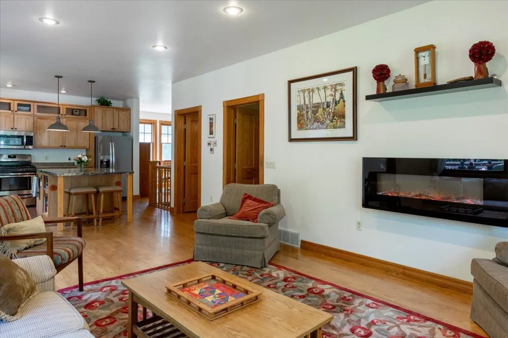 1015 Prairie Circle Menomonie, WI 54751