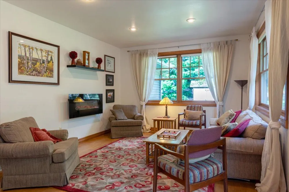 1015 Prairie Circle Menomonie, WI 54751