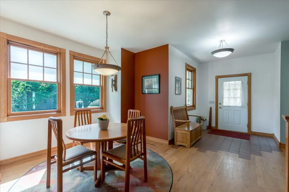1015 Prairie Circle Menomonie, WI 54751