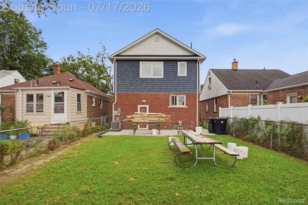 1058 Mollno Street Wyandotte City, MI 48192