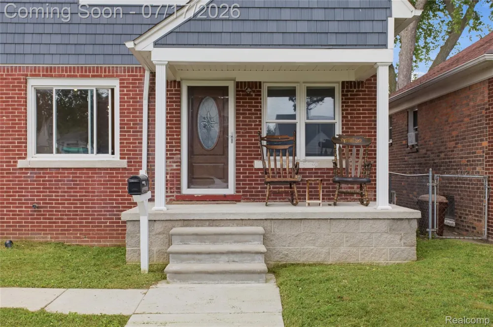 1058 Mollno Street Wyandotte City, MI 48192
