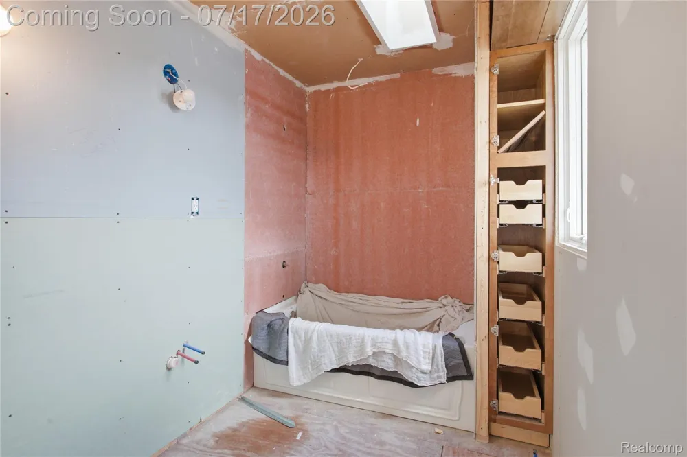 1058 Mollno Street Wyandotte City, MI 48192