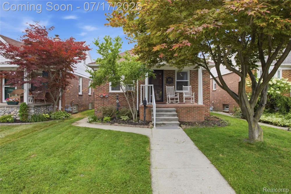 1070 Mollno Street Wyandotte City, MI 48192